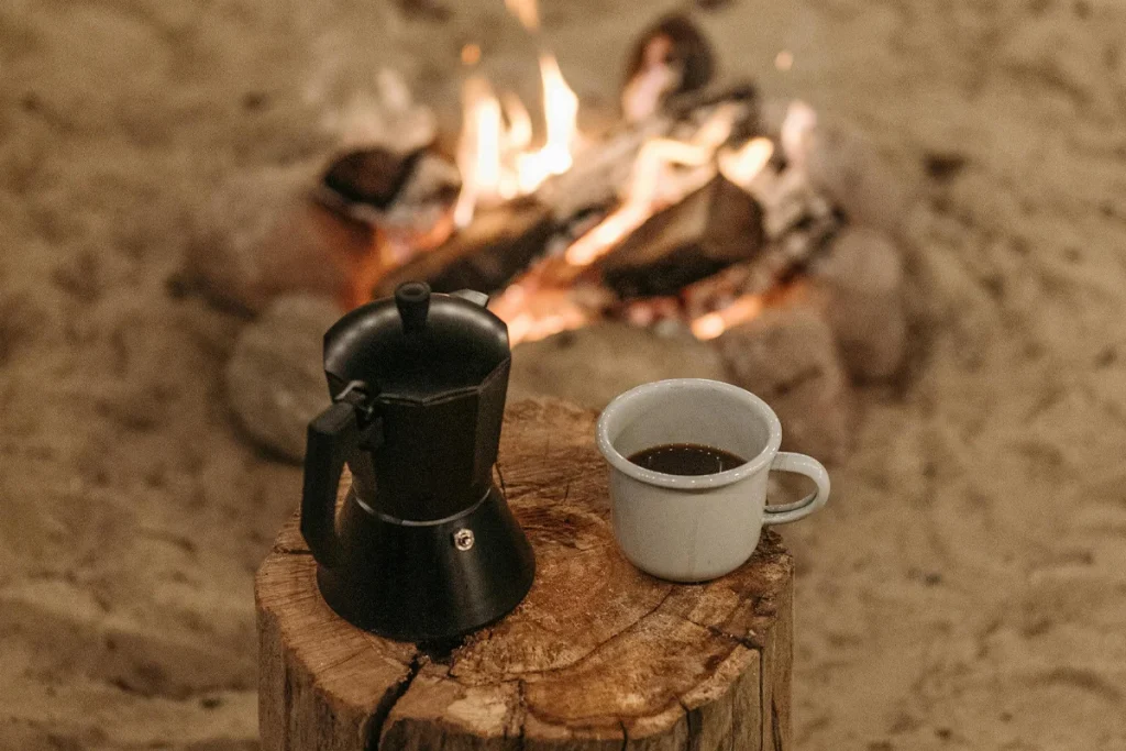 چگونه در طبیعت و روی آتش قهوه درست کنیم؟