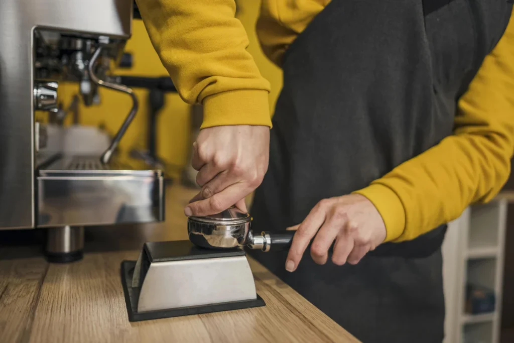 حتی بهترین دانه‌های قهوه و آب هم اگر با تجهیزات کثیف سروکار داشته باشند، به یک فنجان قهوه بد تبدیل می‌شوند. 