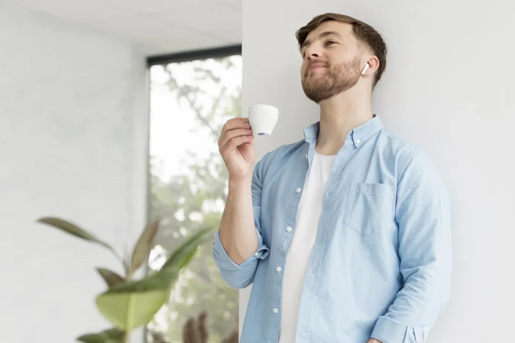 صرفا خود قهوه بر مزه آن تاثیر ندارد بلکه عوامل بیرونی هم بر مزه آن تاثیر می‌گذارند. 