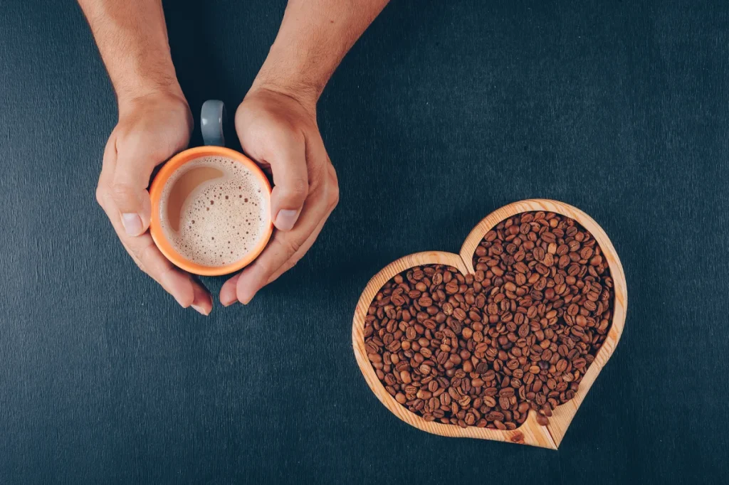 تعیین کیفیت دانههای قهوه، فرآیندی پیچیده است که از کشت و پرورش گرفته تا فرآوری و برشتهکاری را در بر میگیرد.