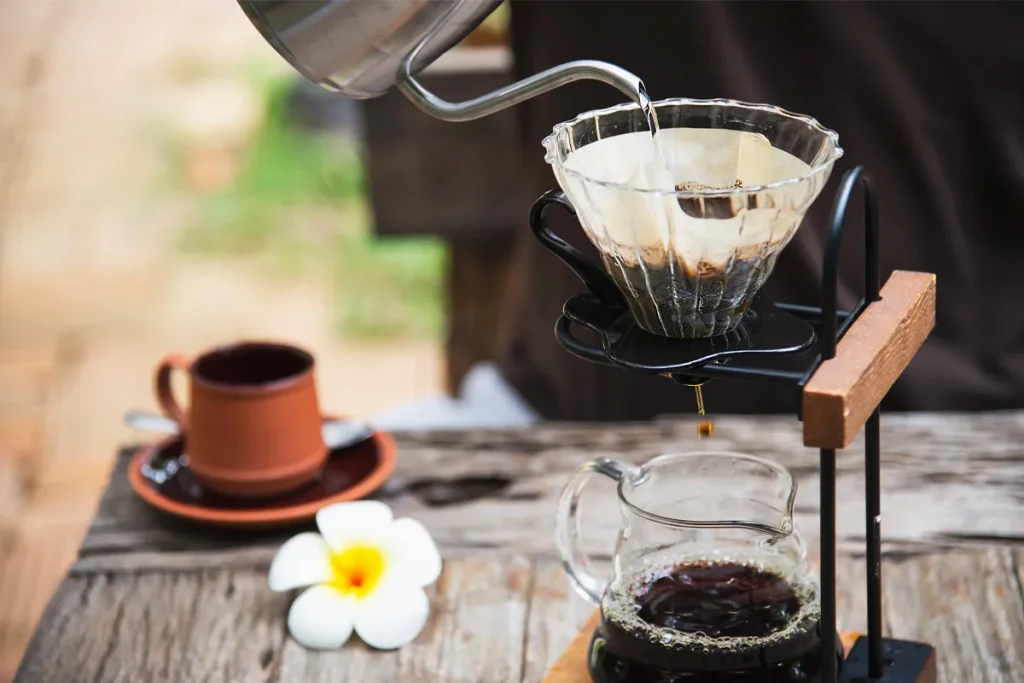 V60 یکی از جدیدترین ابزارهای تهیه قهوه با روش پوراور است.