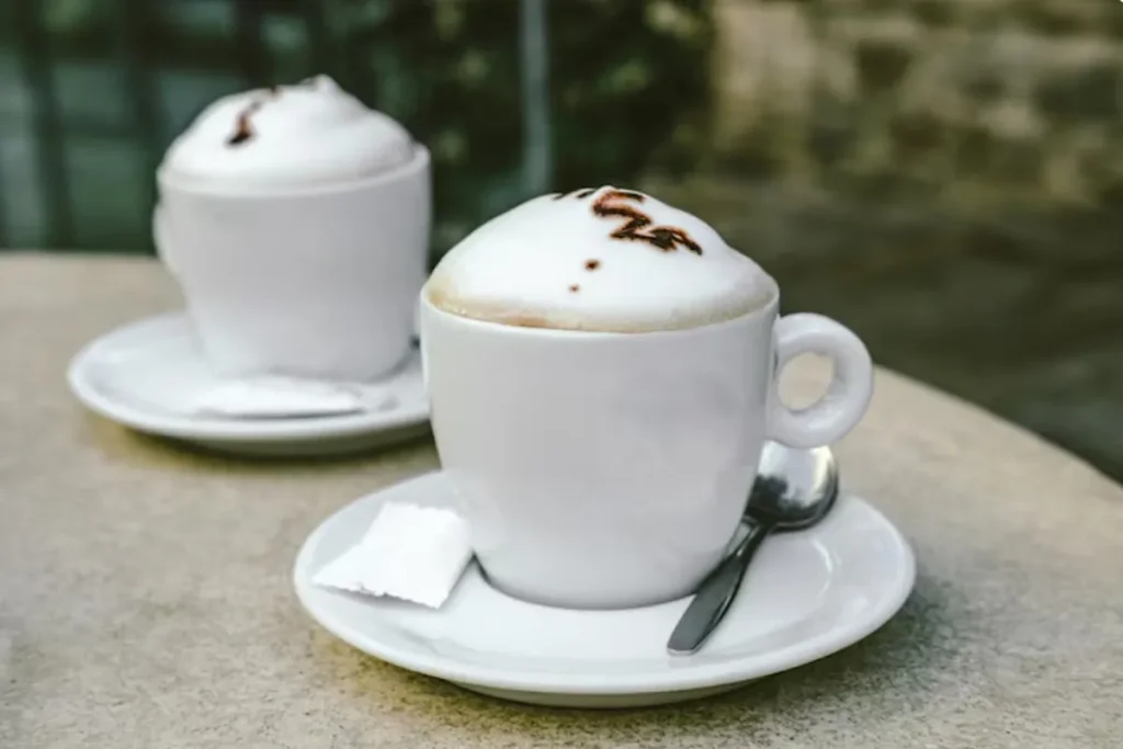 کاپوچینو یکی از قدیمی‌ترین نوشیدنی‌های برپایه اسپرسو است.